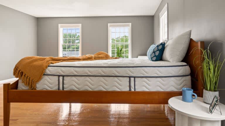 Best Latex Mattresses of 2026 - DLX LatexLux Hybrid